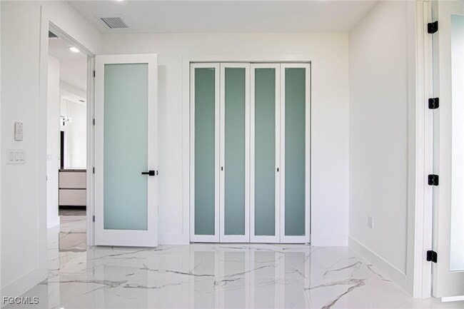 Building Photo - 829 NW 29th Ave