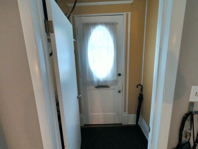 Building Photo - 2743 S Clement Ave