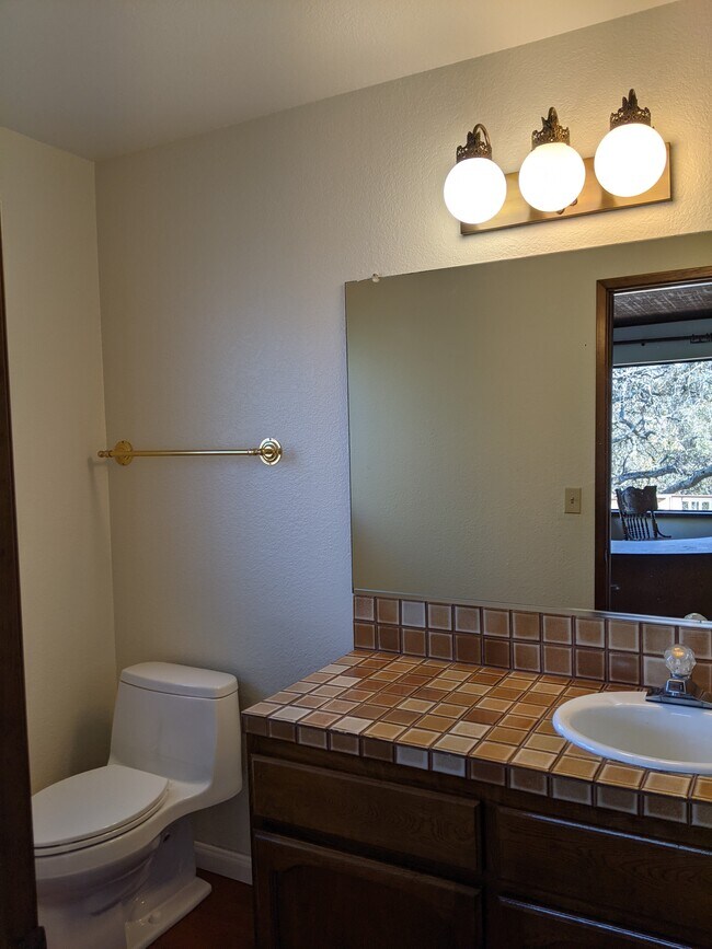 Building Photo - 28050 Horseshoe Ct