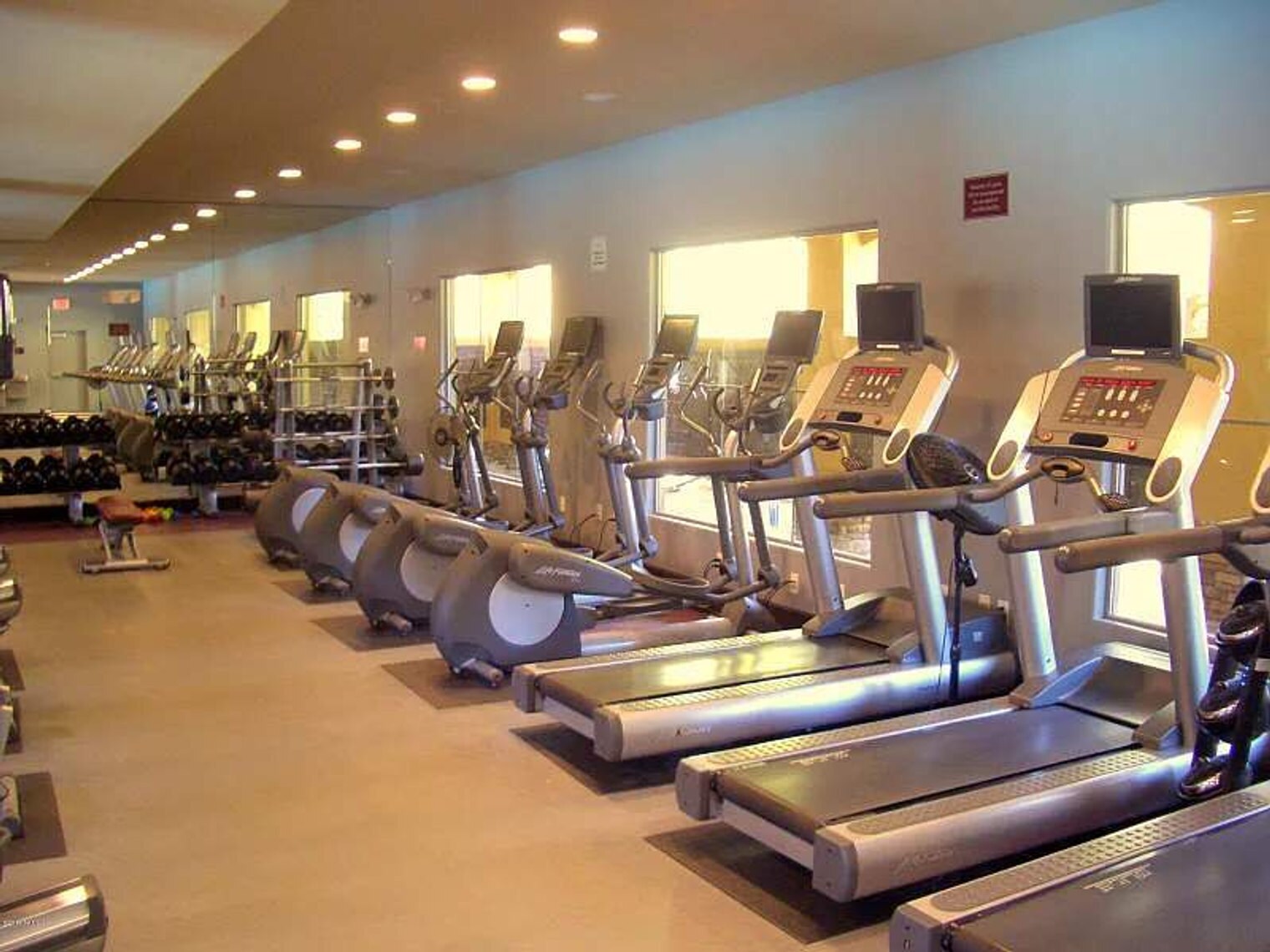 Building Photo - 5450 E Deer Valley Dr