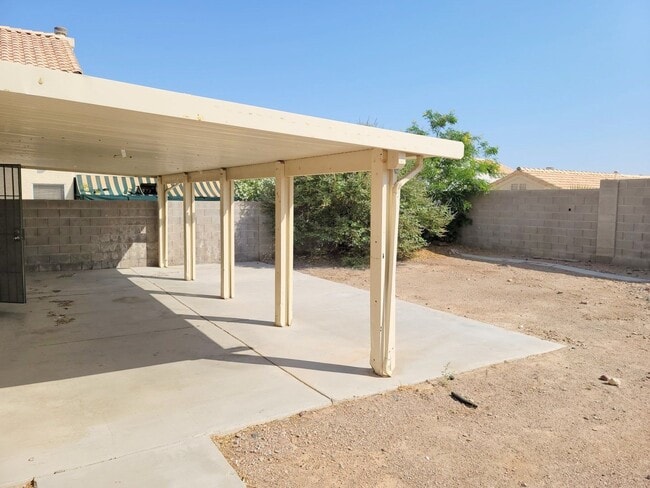 Building Photo - North West- 2 Story