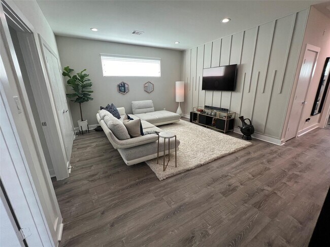 Building Photo - 2223 Padron Pl