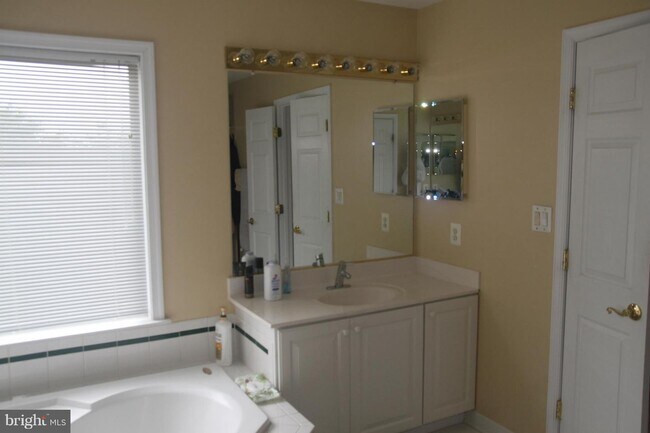 Building Photo - 20925 Cheyenne Terrace