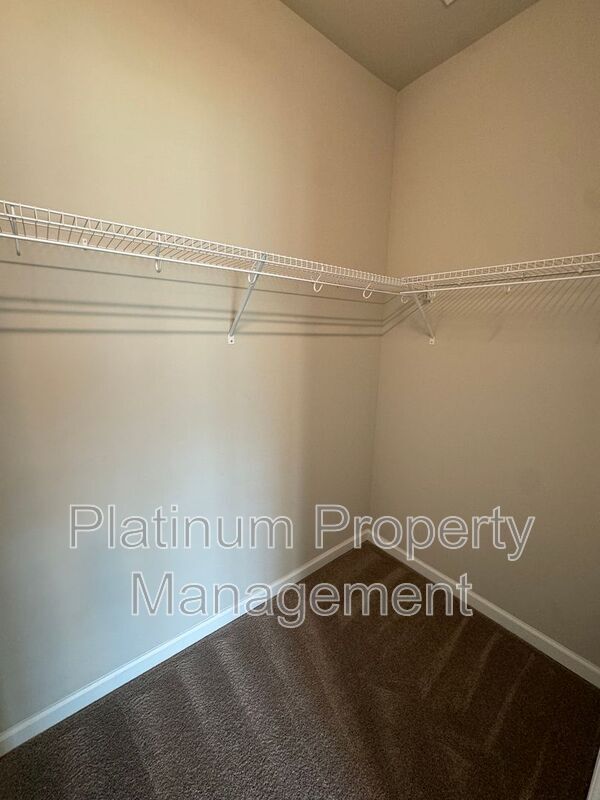 Building Photo - 931 Olmsted Ln