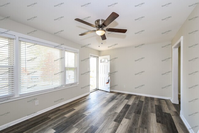 Building Photo - 1905 Mitchell Terrace