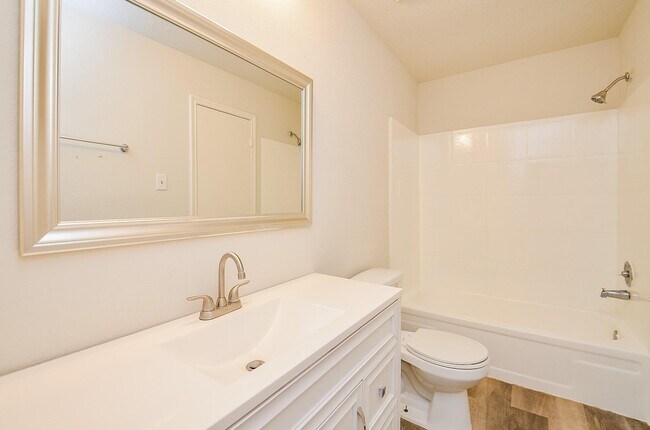 Building Photo - 11818 Spring Grove Dr