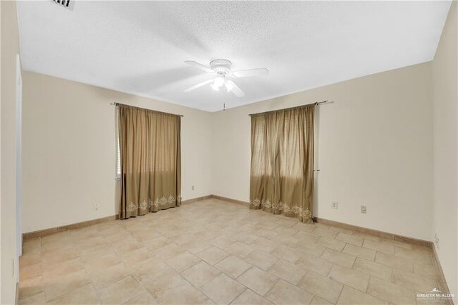 Building Photo - 17 S 15th St