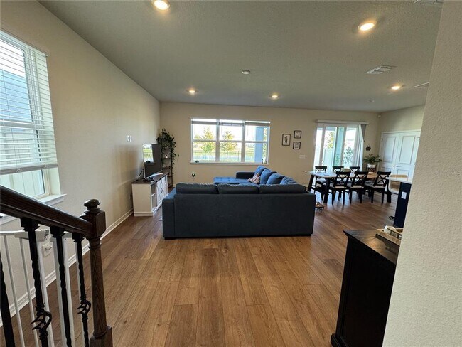 Building Photo - 2701 Serenity Gdn Dr