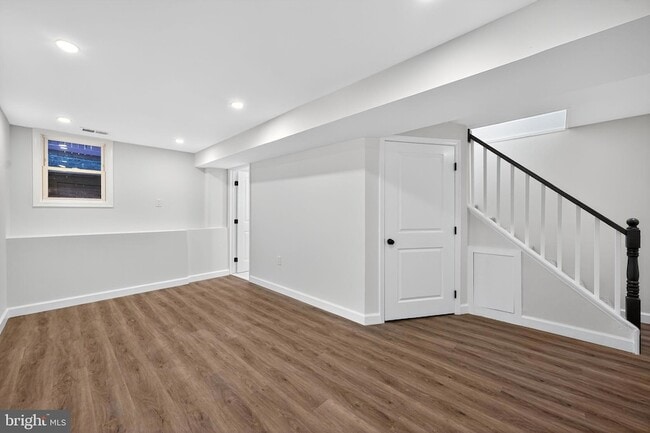 Building Photo - 8 Marley Neck Rd