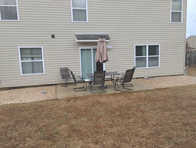 Building Photo - Modern-Lux Style 4BR/2.5BA House