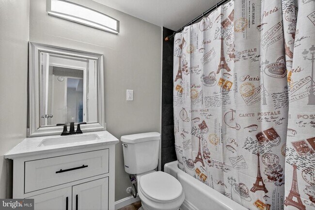 Building Photo - 1900 Lyttonsville Rd