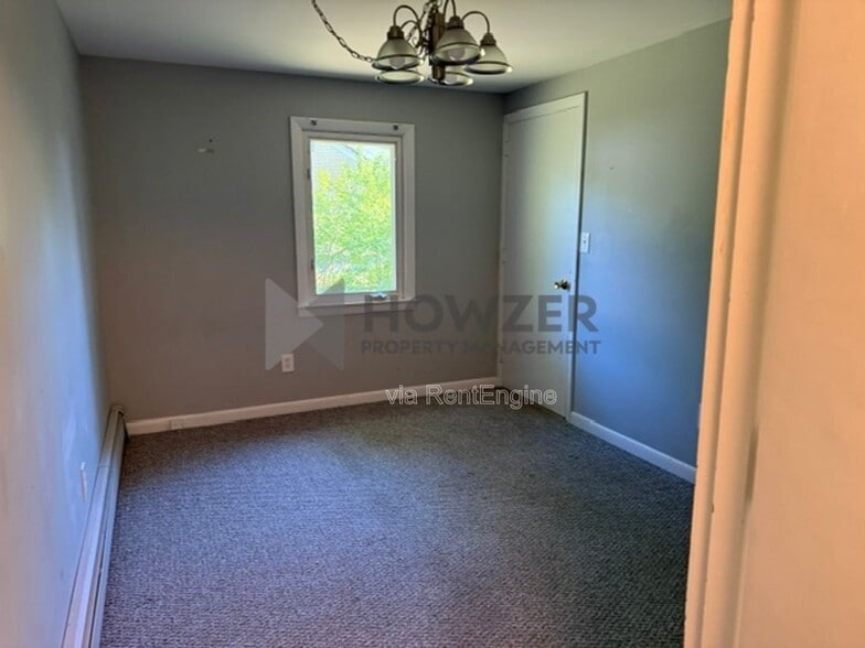 Building Photo - 14 Ellis Dr