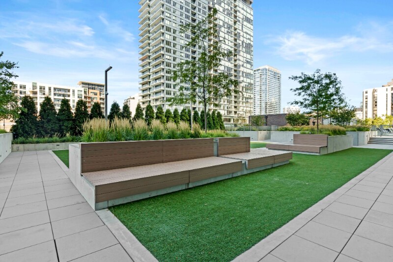 Building Photo - 236 W Hill St