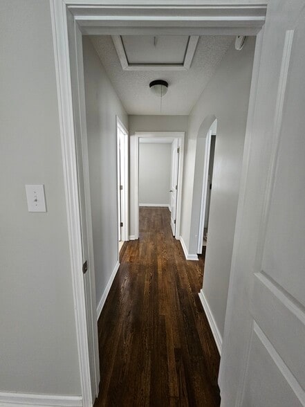 Building Photo - 2085 King Rd