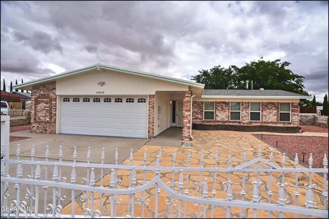 Building Photo - 10824 Pico Norte Rd