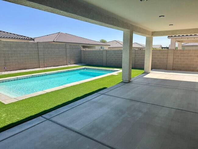 Building Photo - Landscaped Estrella at Mesa Del Sol Pool H...