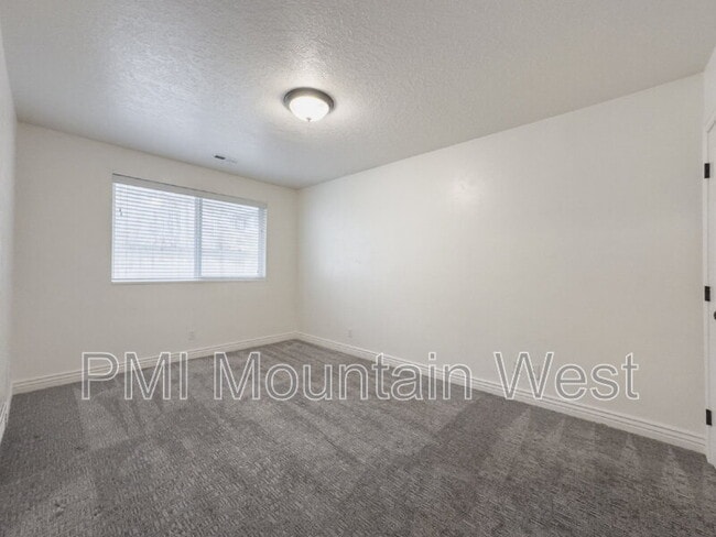 Building Photo - 2013 Nevada Cir