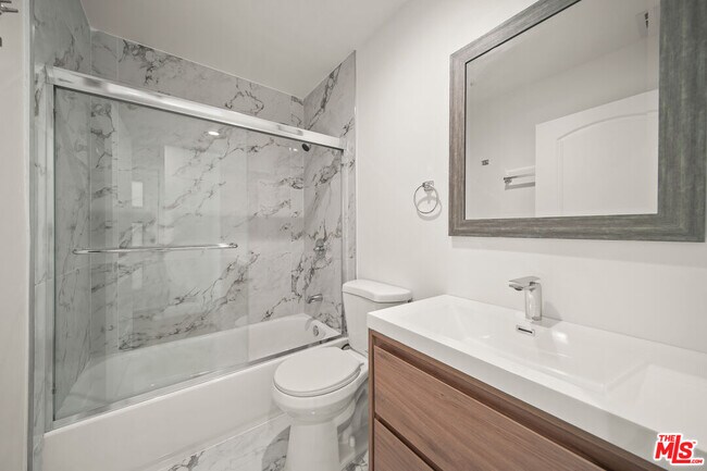 Building Photo - 1055 N Wilton Pl