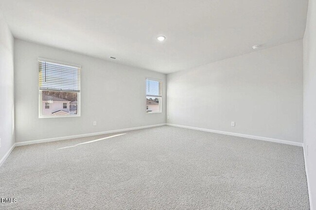 Building Photo - 744 Red River Dr