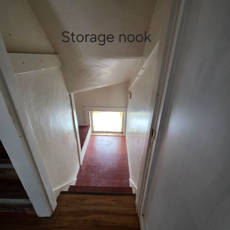 Building Photo - 11 Branch St