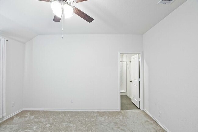 Building Photo - 1111 Emerald Gate Dr