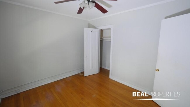 Building Photo - 2 bedroom in CHICAGO IL 60657