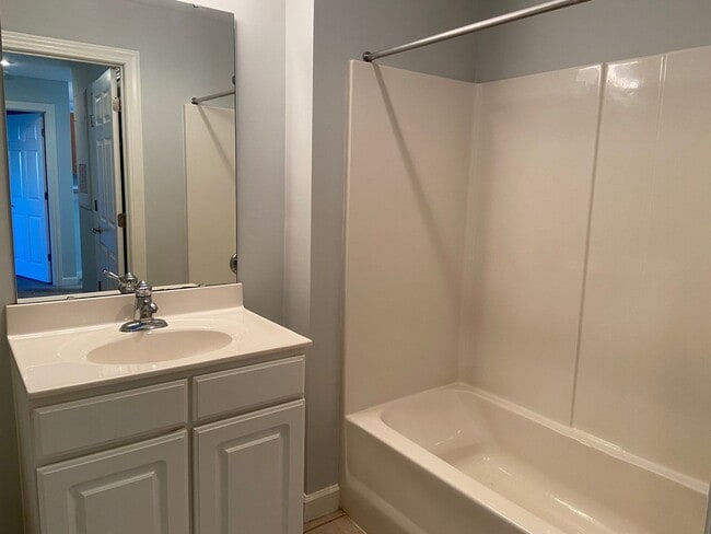 Building Photo - Beautiful Property in Bellingham Park!