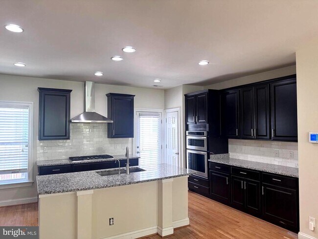 Building Photo - 3083 Waterloo Ln
