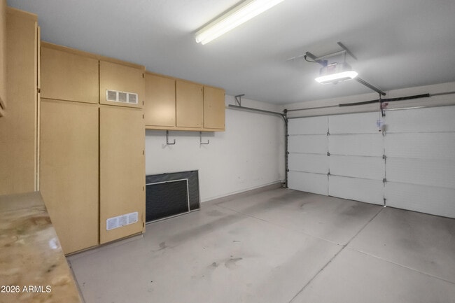 Building Photo - 8352 W Molly Ln