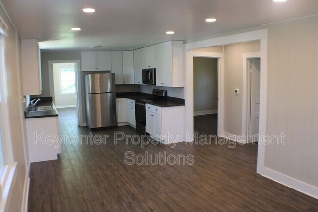 Building Photo - 509 5th St