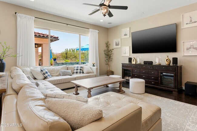 Building Photo - 5803 E Parnell Dr