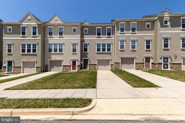 Building Photo - 427 Woodcrest Dr SE