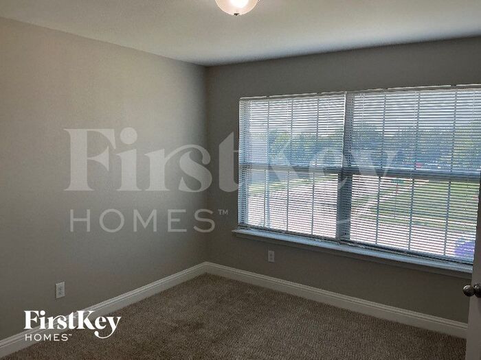 Building Photo - 15635 Gatsby Ln