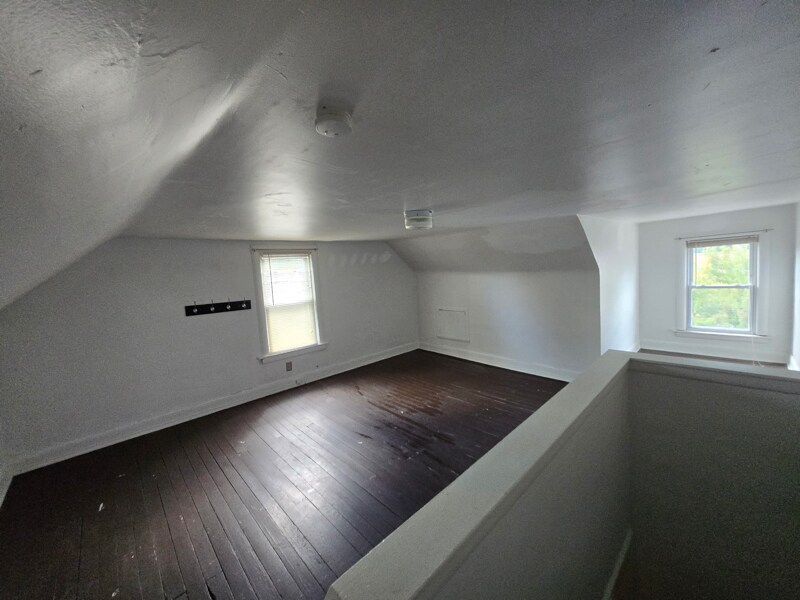 Building Photo - 1047 Murray Ave