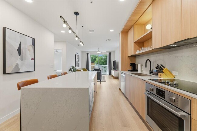 Building Photo - 2323 S Lamar Blvd