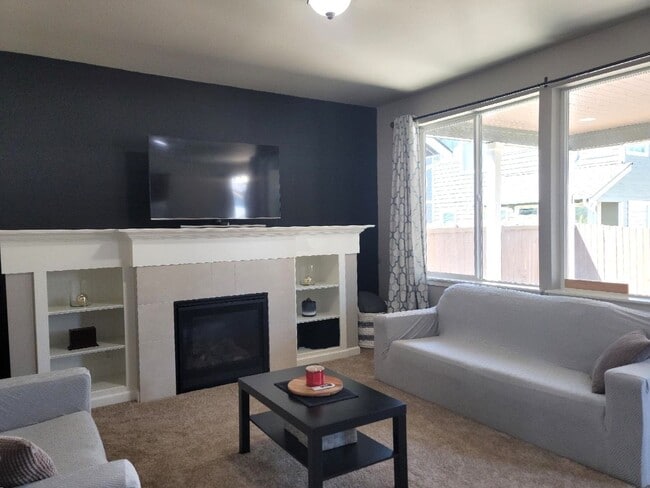 Building Photo - 3 Bedroom Home in Freestone at Bayside