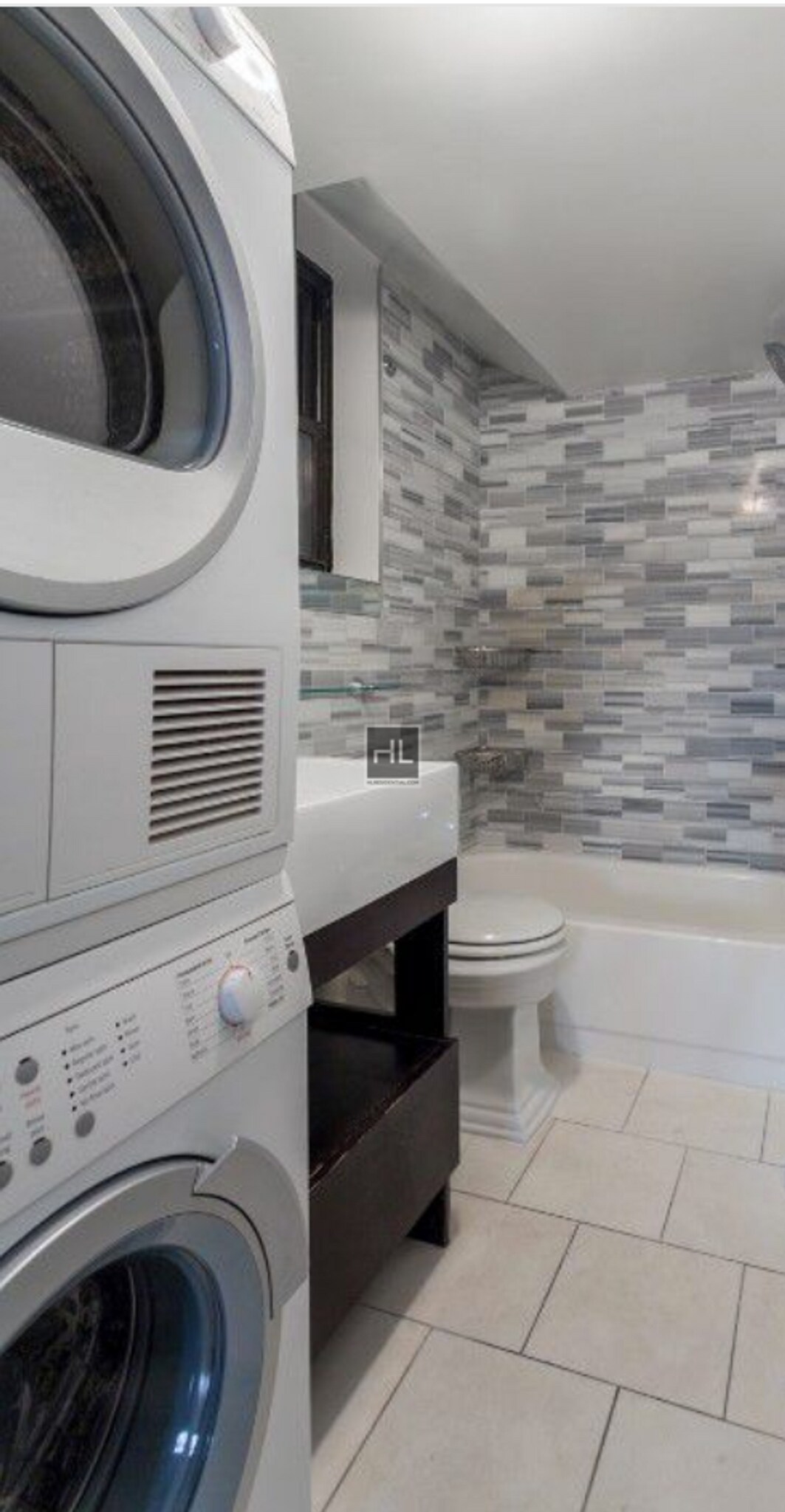 Building Photo - BEDFORD ST.