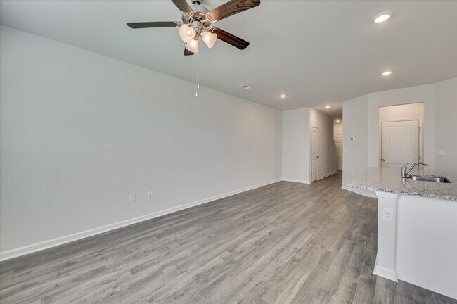 Building Photo - 811 Grovebury Ct