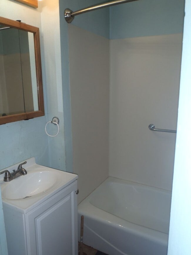 Building Photo - 2603