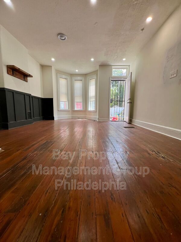 Building Photo - 43 E Collom St