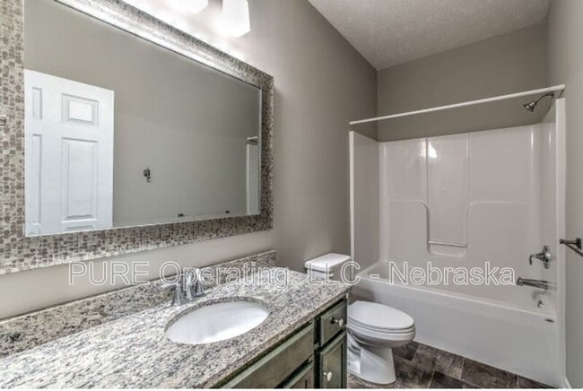 Building Photo - 16513 Heather St