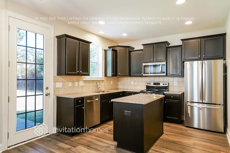 Building Photo - 1128 Shasta Daisy Dr