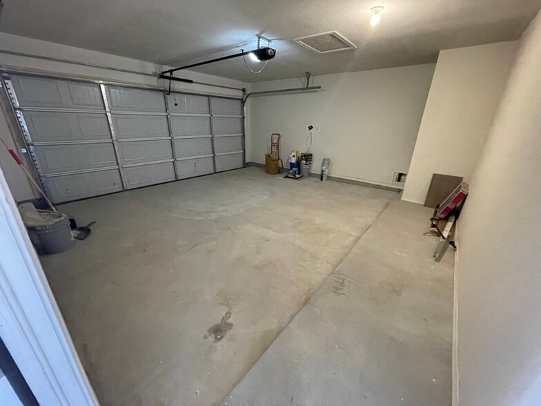 Building Photo - 13928 Sky Harbor Ave