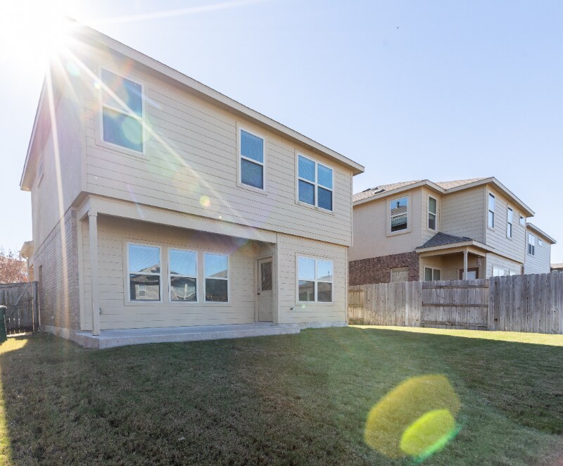 Building Photo - 1023 Chad Lp