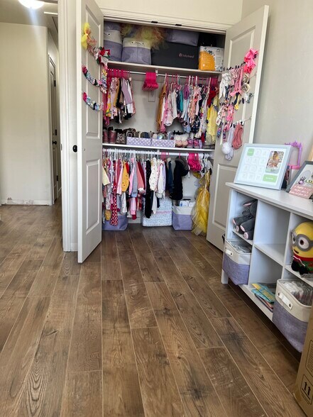 Building Photo - 490 E 700 S