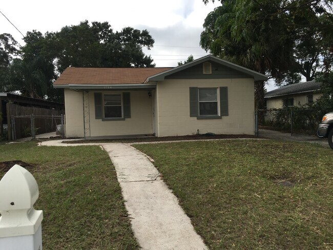 Building Photo - North Hyde Park - UT Area