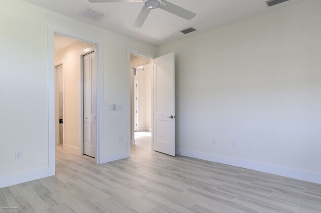 Building Photo - PET FRIENDLY BRAND-NEW LUXURY EXECUTIVE HOME
