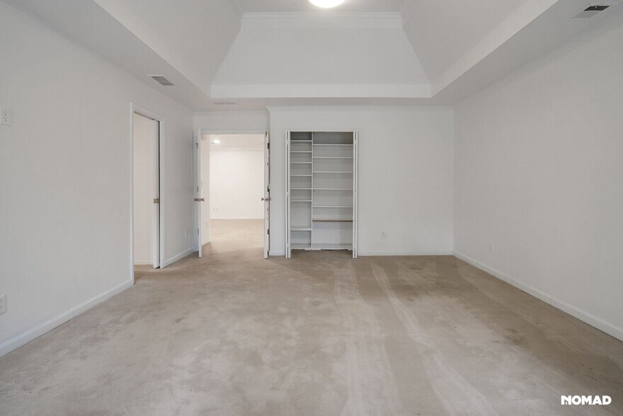 Building Photo - 6 Carrington Way
