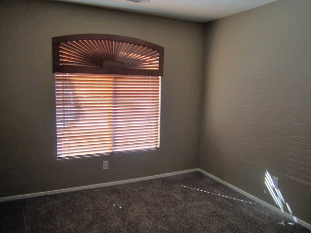 Building Photo - SPACIOUS 5BED + LOFT, 3 BATH LOCATED NEAR ...