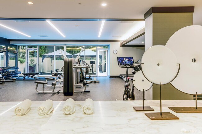 Building Photo - 2121 Webster St